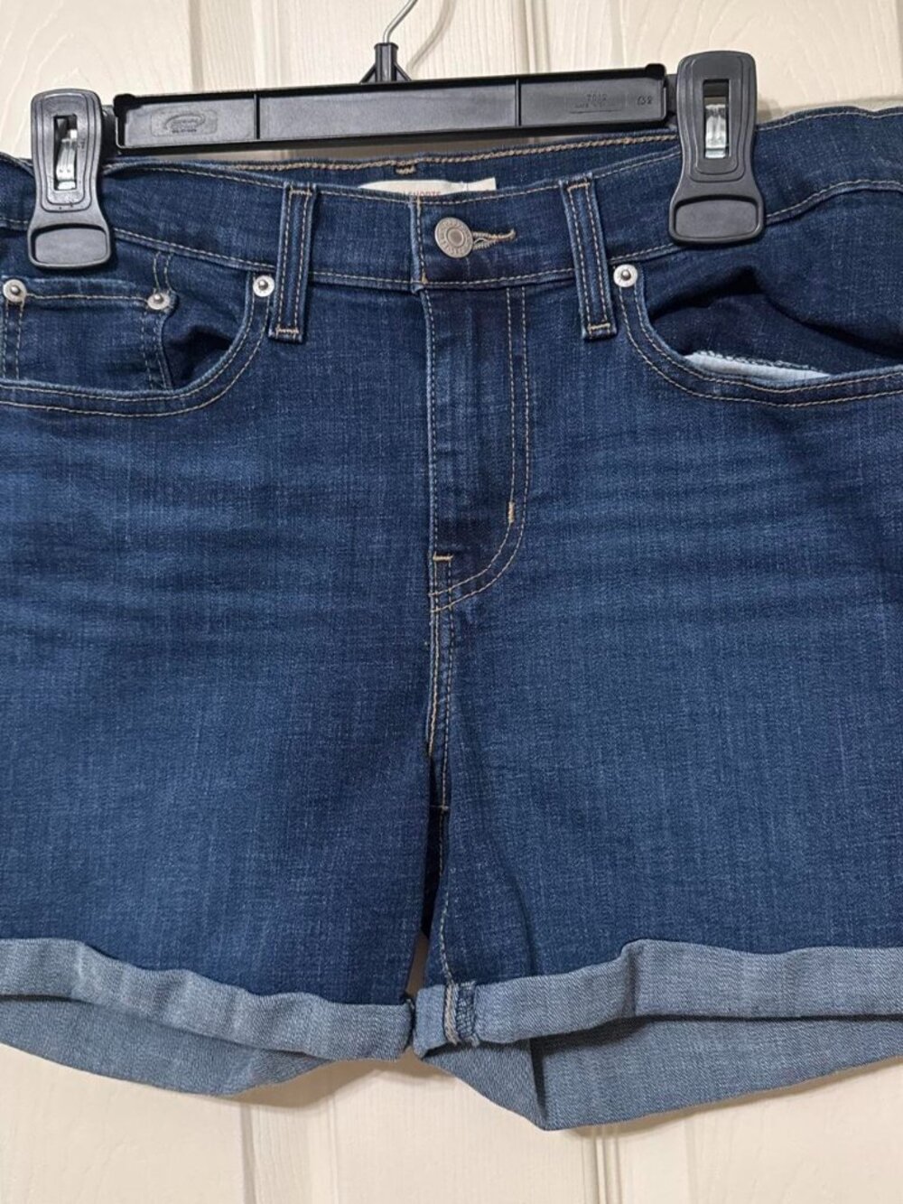 Levi’s W30 mid length dark wash denim shorts #denim #summer